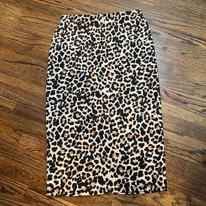 Zara - Leopard print midi skirt (M)